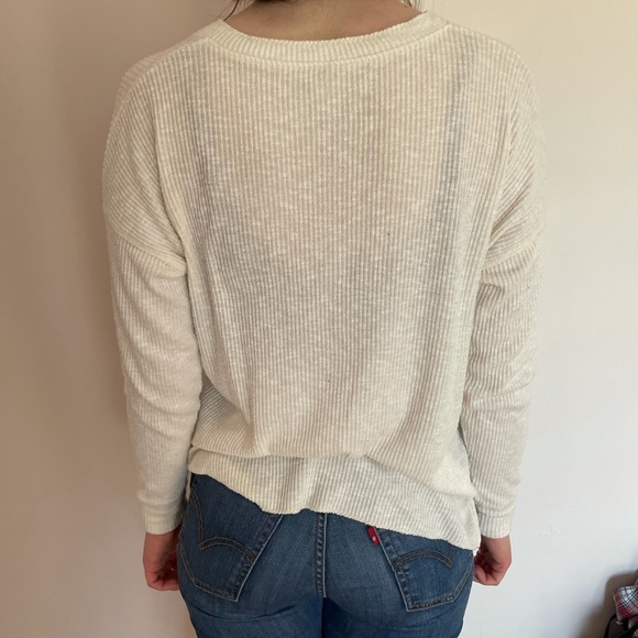 American eagle sweater. Perfect for fall, cozy and super soft. - Picture 3 of 4